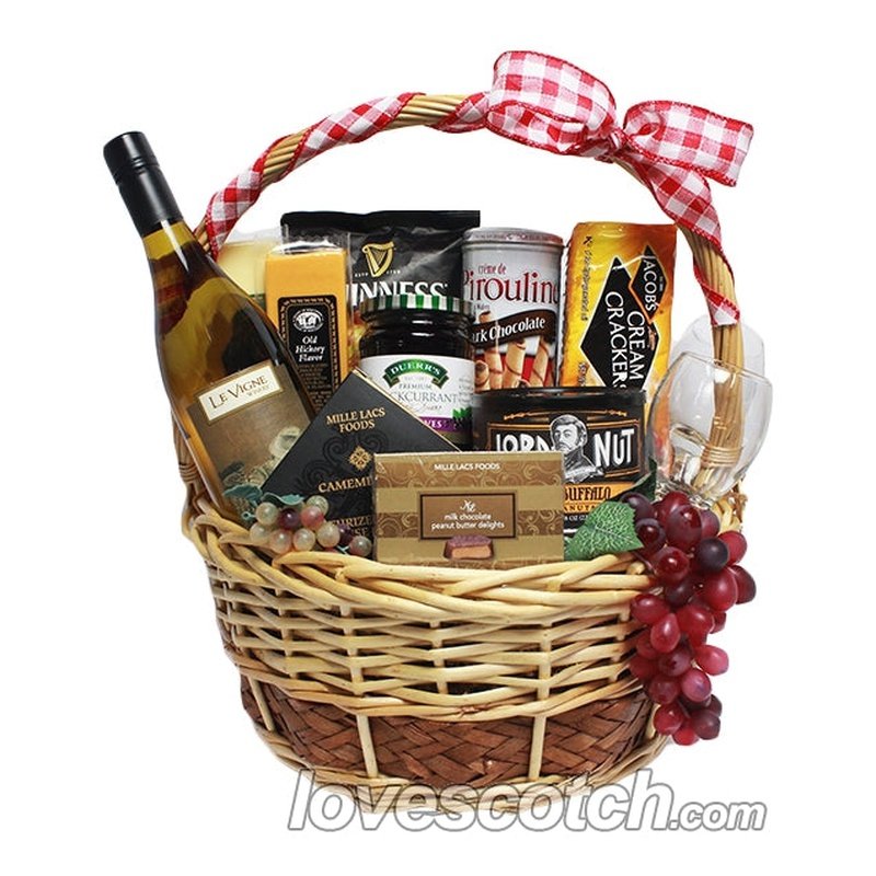 Le Vigne Wine Picnic Basket - LoveScotch.com